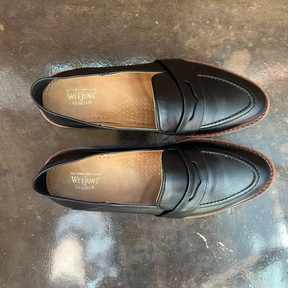 NEW Womens Weejuns Penny Loafers label size 7, 7.5 may be better!